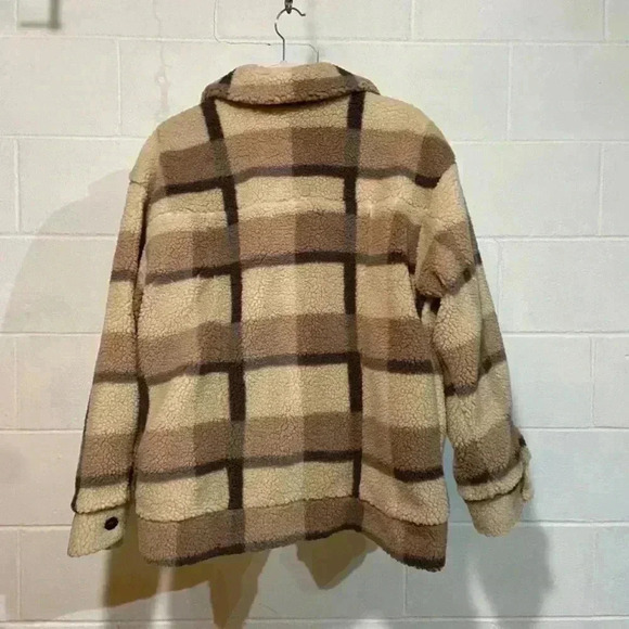 Bass Outdoor Womens Boyfriend Shacket SMALL Brown Plaid Button Up Oversized Cozy - Picture 8 of 9